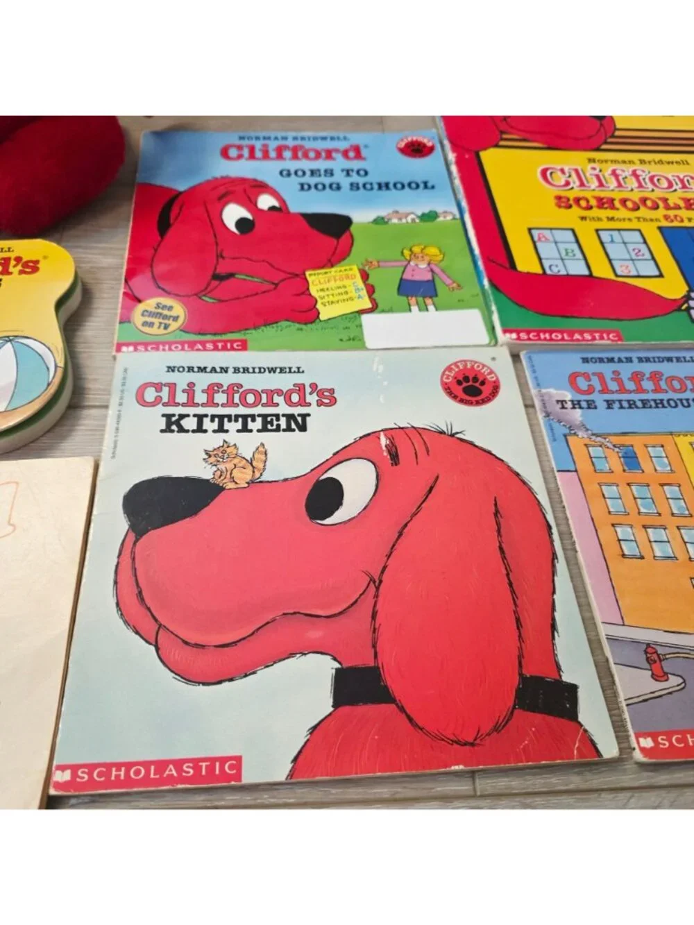 Mix Clifford the Big Red Dog Plush 5 Books Lot Firehouse Opposites Kitchen House